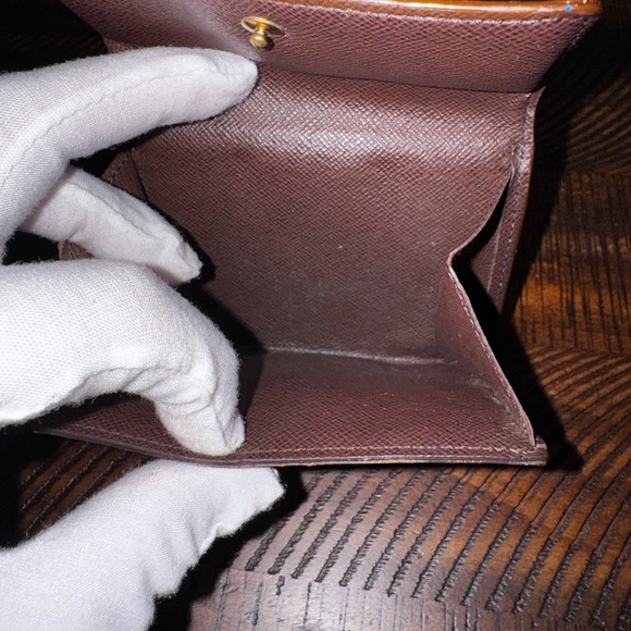 Louis Vuitton
Vintage 2005 Damier Elise Wallet - Picture 7 of 15
